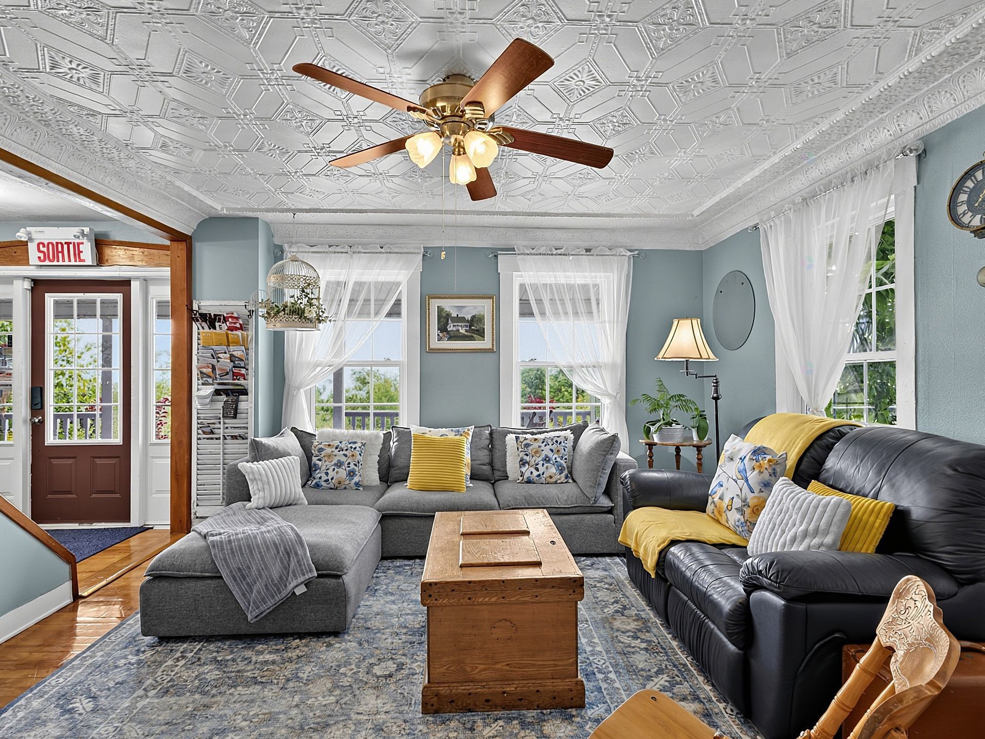 Living Room - 1575Z Ch. Des Pères, Magog, QC - Indoor Photo Showing Living Room