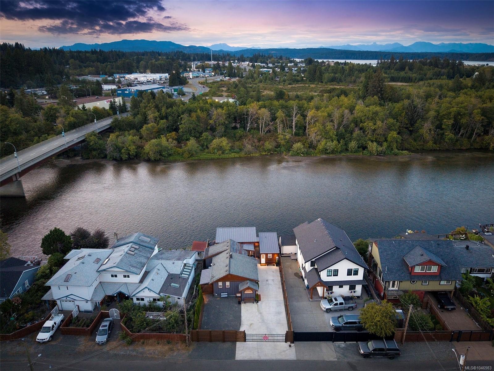 1960 19Th Ave, Campbell River, BC