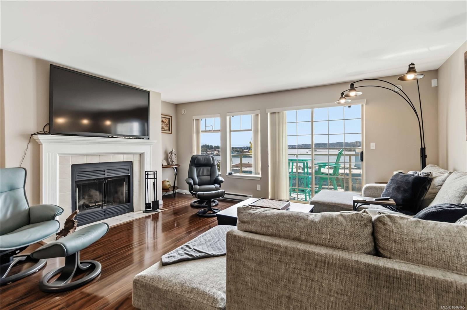 #47-909 Admirals Rd, Esquimalt, BC