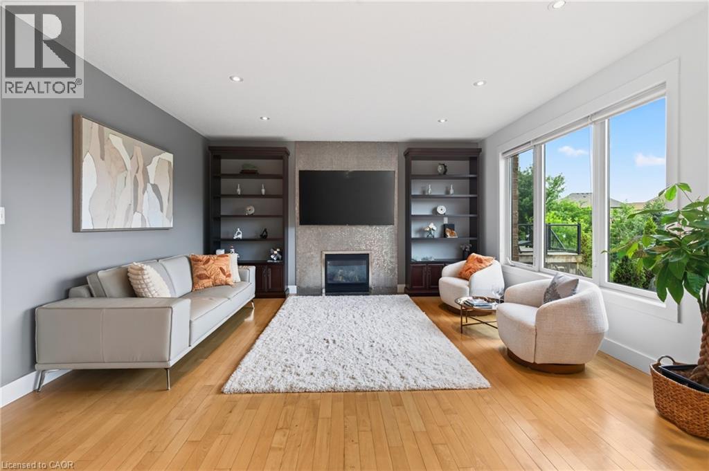 430 Rideau River Street, Waterloo, ON - Indoor Photo Showing Living Room With Fireplace