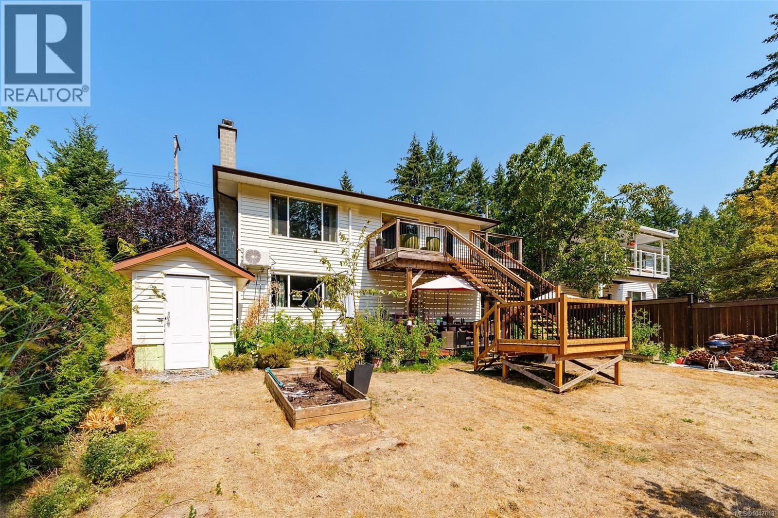 Storage shed and brand new stairs - 4105 Ross Rd, Nanaimo, BC - Outdoor
