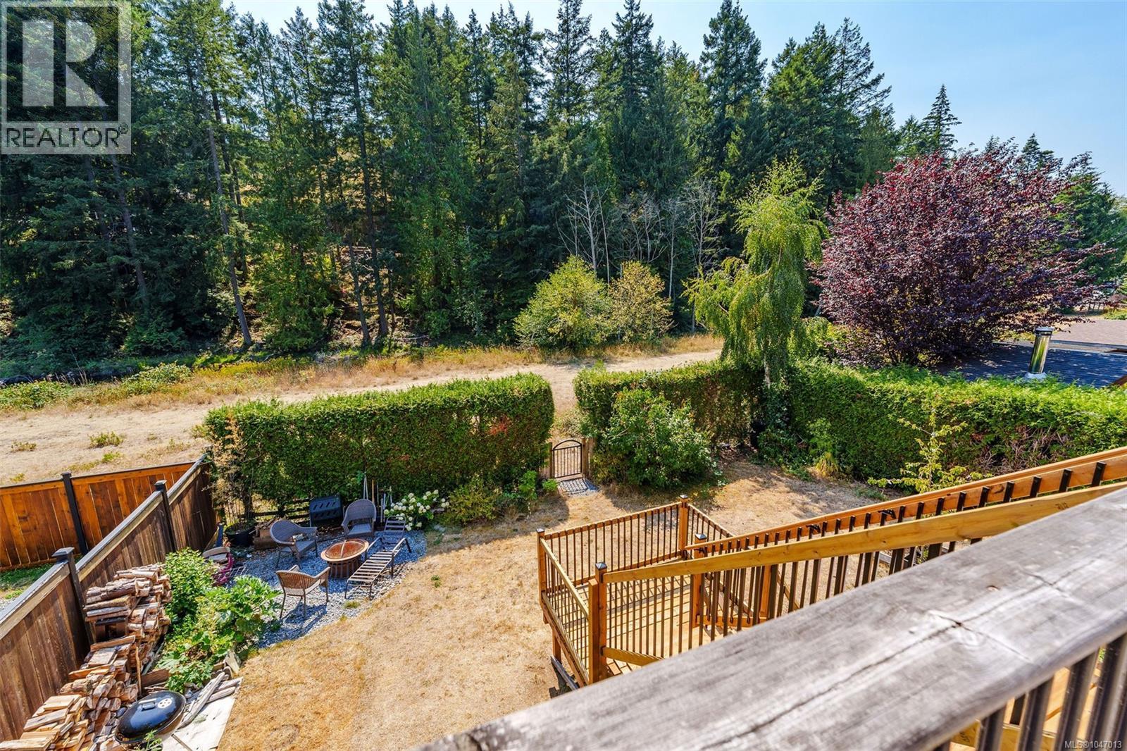 View from back deck of Trillium Park - 4105 Ross Rd, Nanaimo, BC - Outdoor