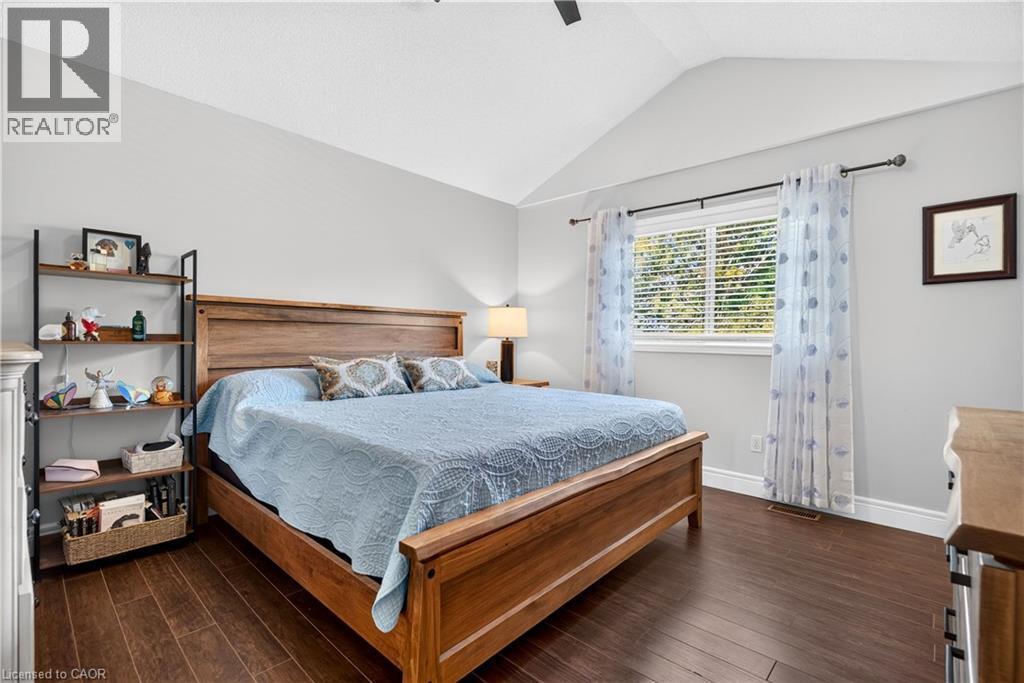 92 Morrison Crescent, Grimsby, ON - Indoor Photo Showing Bedroom