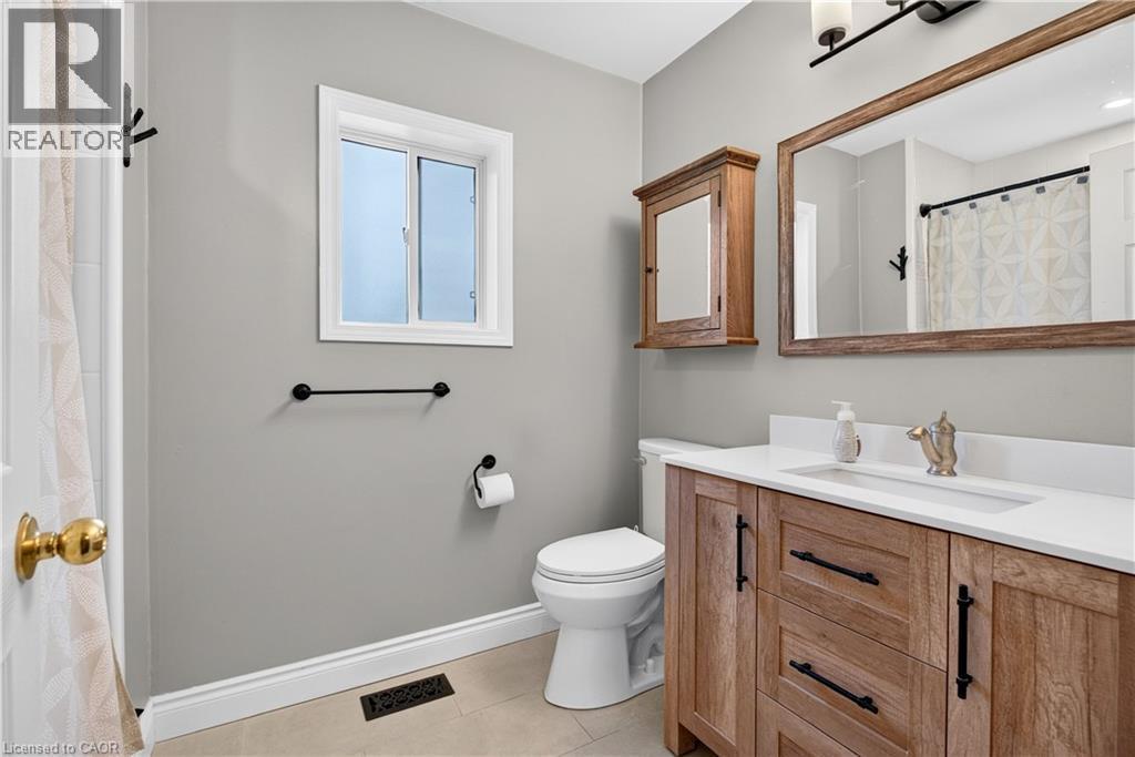 92 Morrison Crescent, Grimsby, ON - Indoor Photo Showing Bathroom
