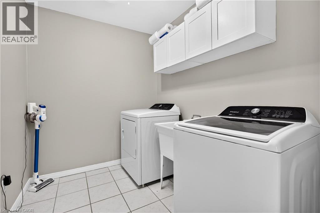92 Morrison Crescent, Grimsby, ON - Indoor Photo Showing Laundry Room