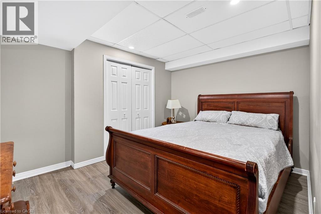 92 Morrison Crescent, Grimsby, ON - Indoor Photo Showing Bedroom