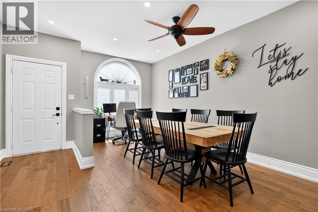92 Morrison Crescent, Grimsby, ON - Indoor Photo Showing Dining Room
