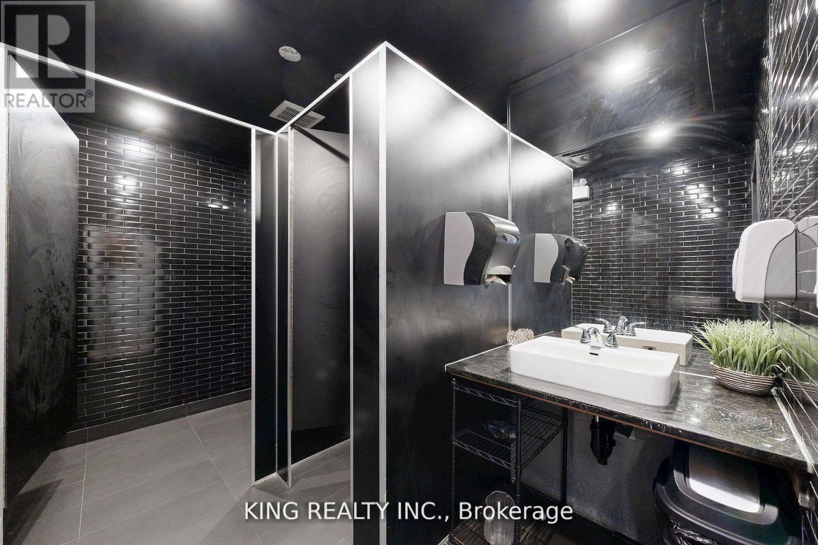 17 - 3175 Rutherford Road, Vaughan, ON