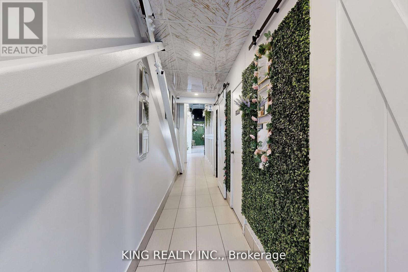 17 - 3175 Rutherford Road, Vaughan, ON