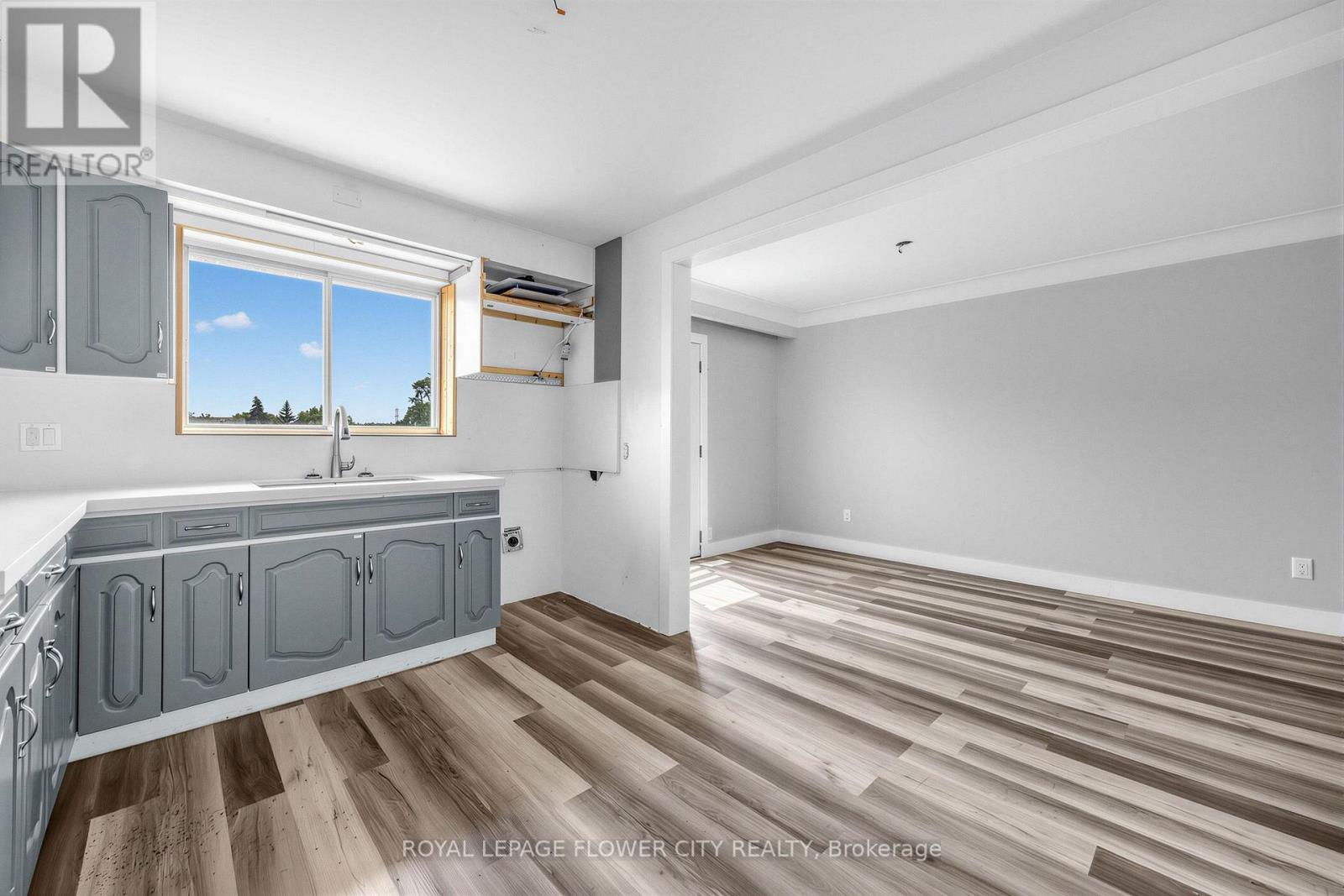79 Kimberly Drive, Hamilton, ON - Indoor Photo Showing Kitchen