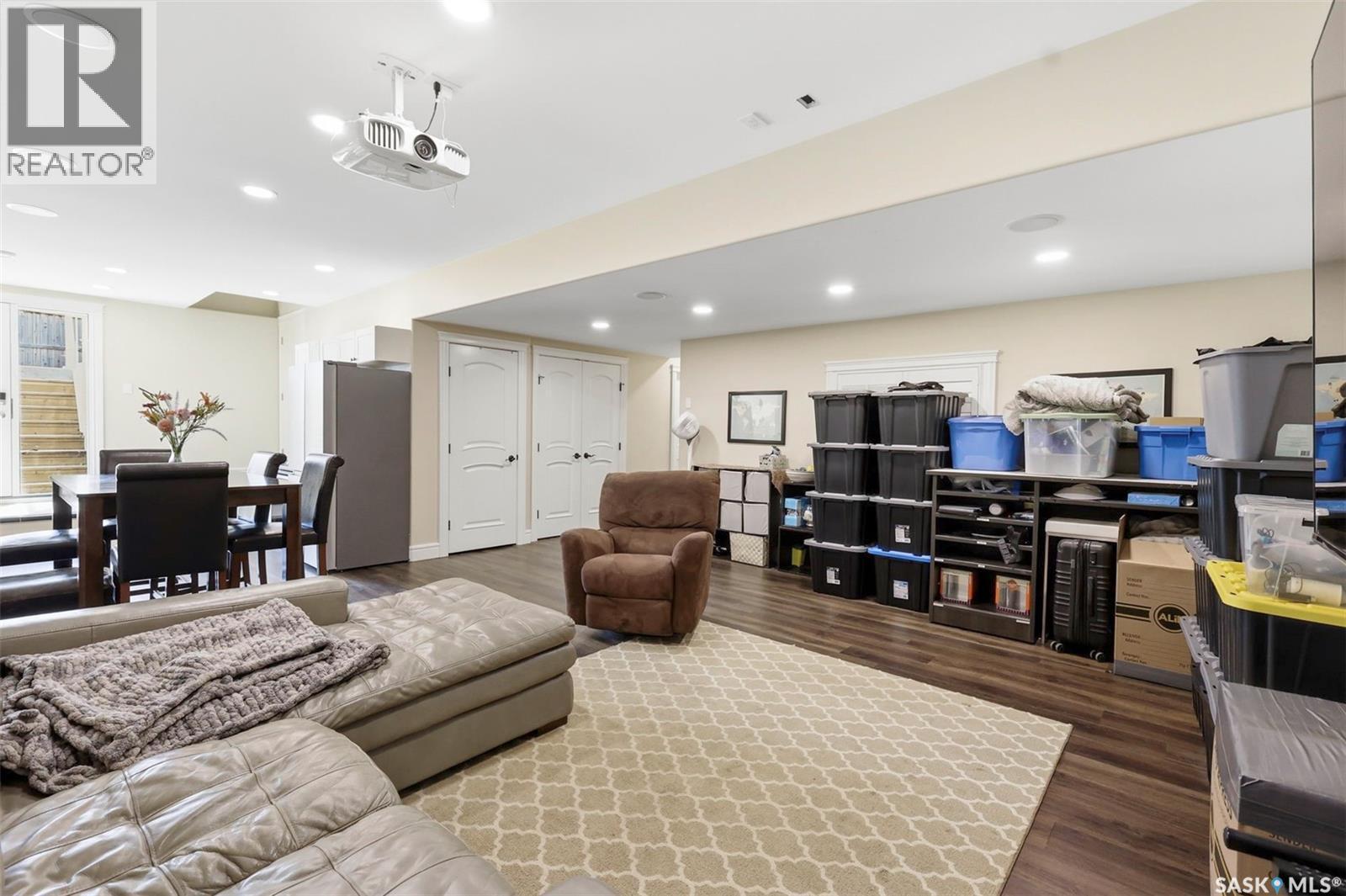 419 Salloum Bay, Saskatoon, SK - Indoor