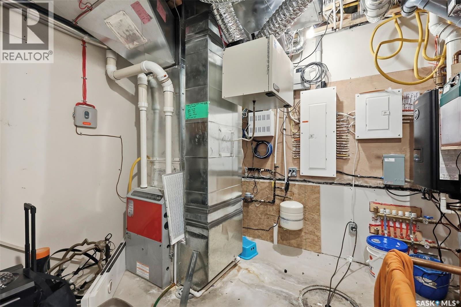 419 Salloum Bay, Saskatoon, SK - Indoor Photo Showing Basement