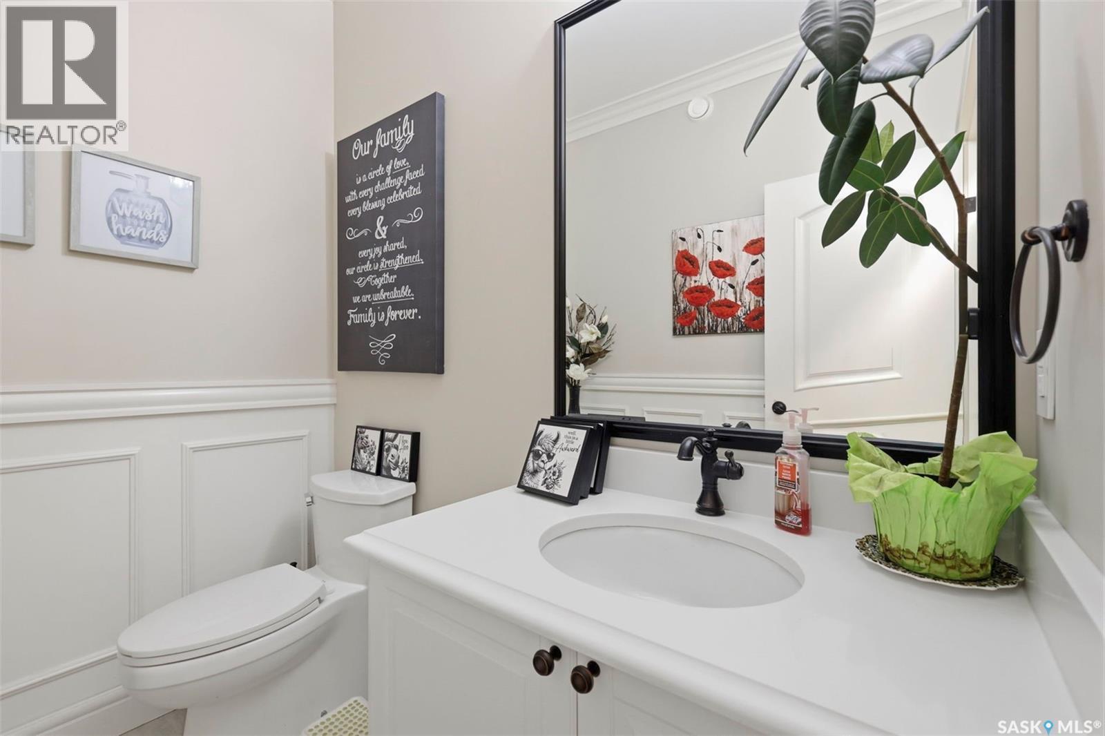419 Salloum Bay, Saskatoon, SK - Indoor Photo Showing Bathroom