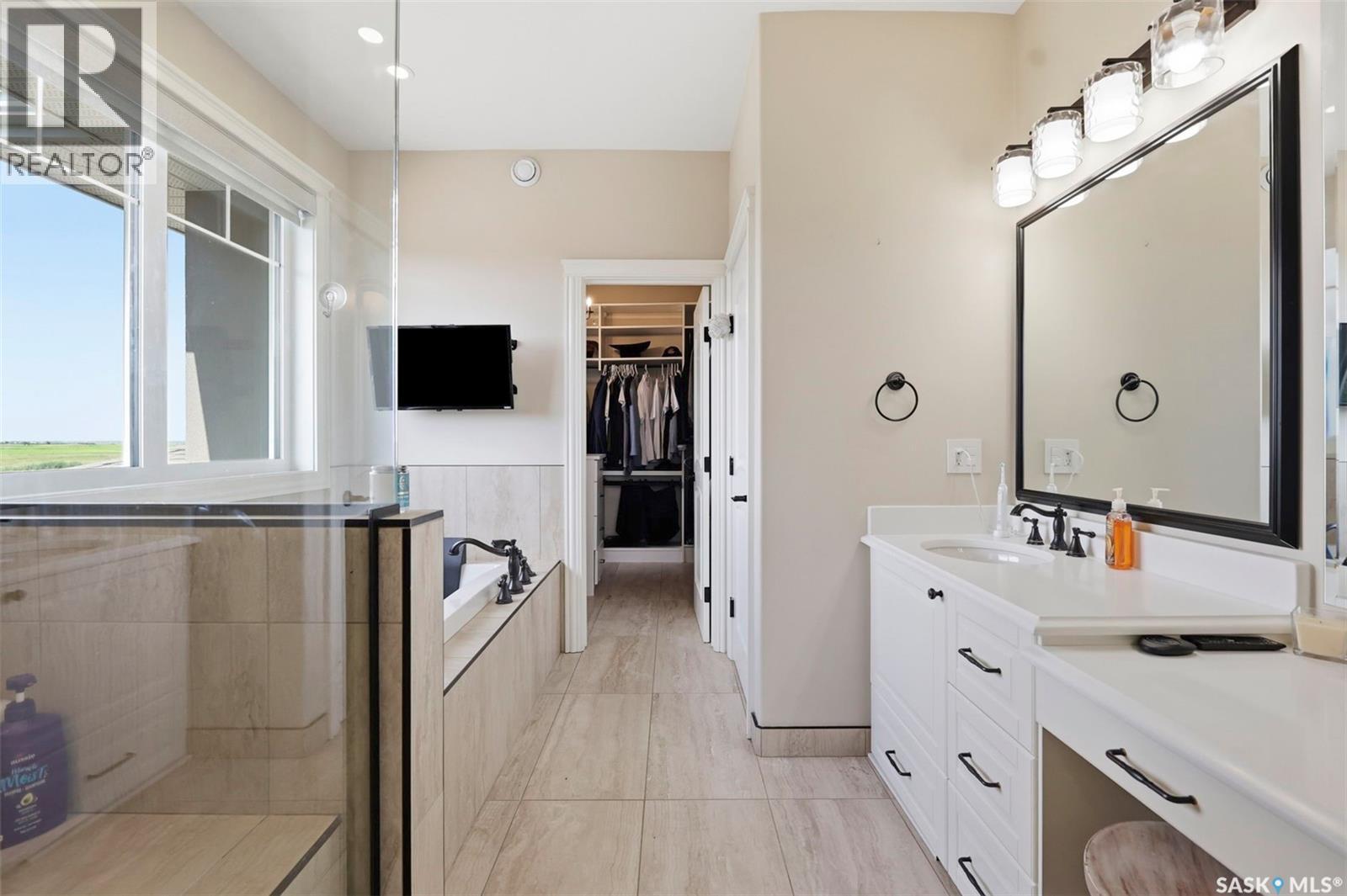 419 Salloum Bay, Saskatoon, SK - Indoor Photo Showing Bathroom