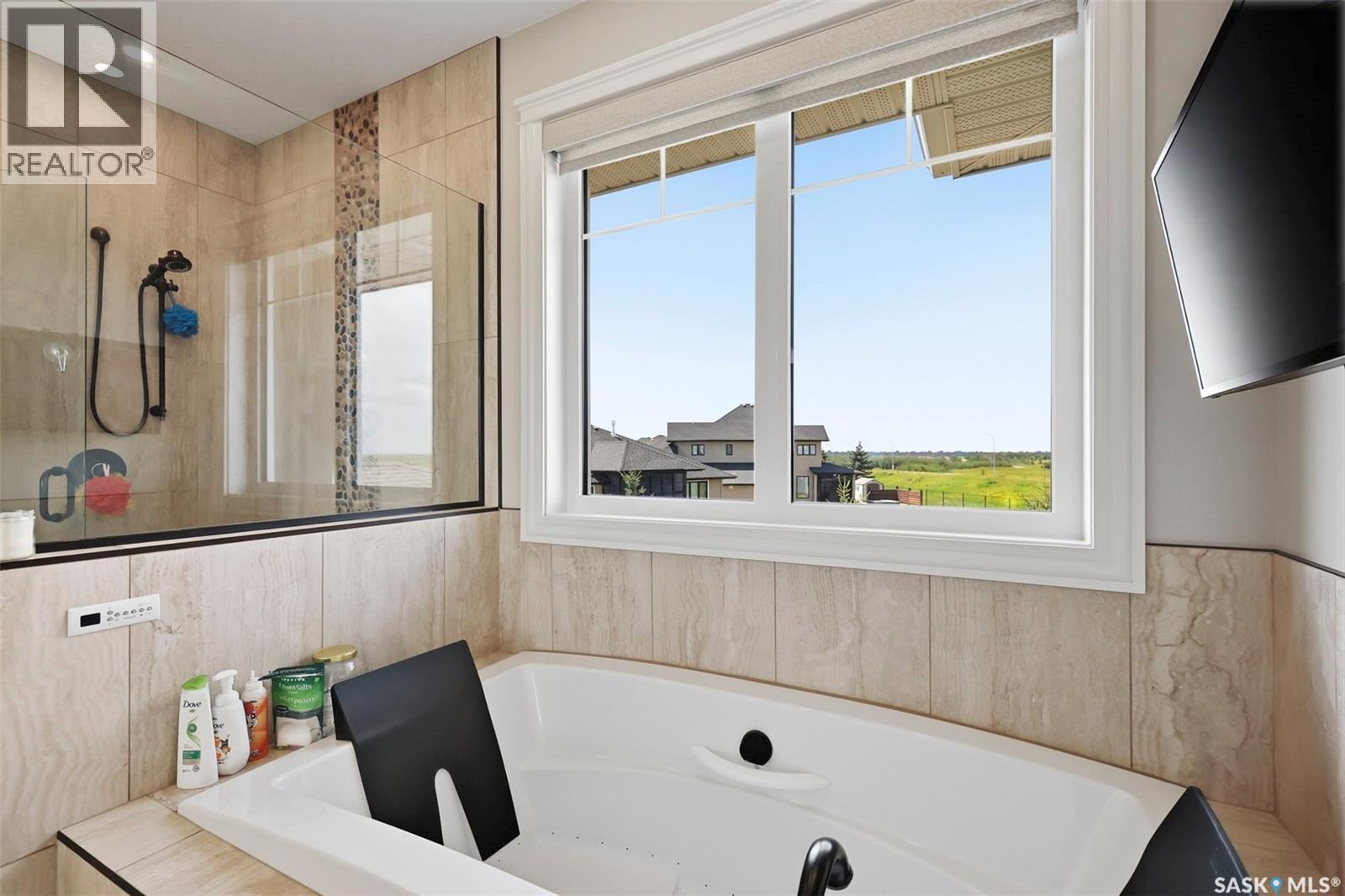 419 Salloum Bay, Saskatoon, SK - Indoor Photo Showing Bathroom