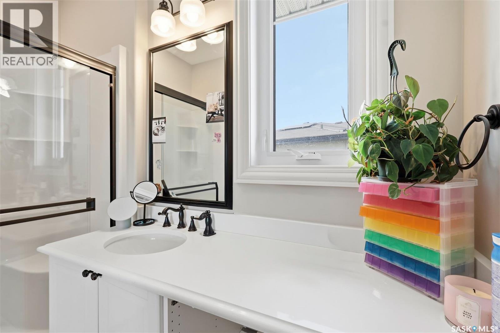 419 Salloum Bay, Saskatoon, SK - Indoor Photo Showing Bathroom