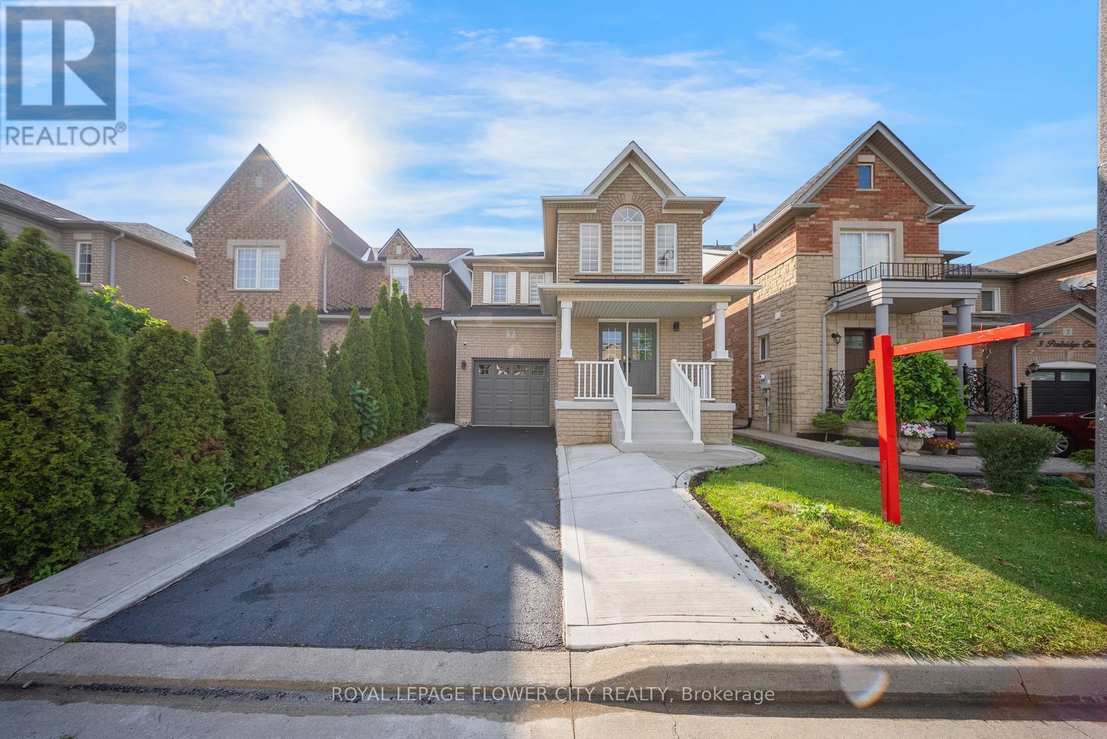 7 Penbridge Circle, Brampton, ON - Outdoor With Facade