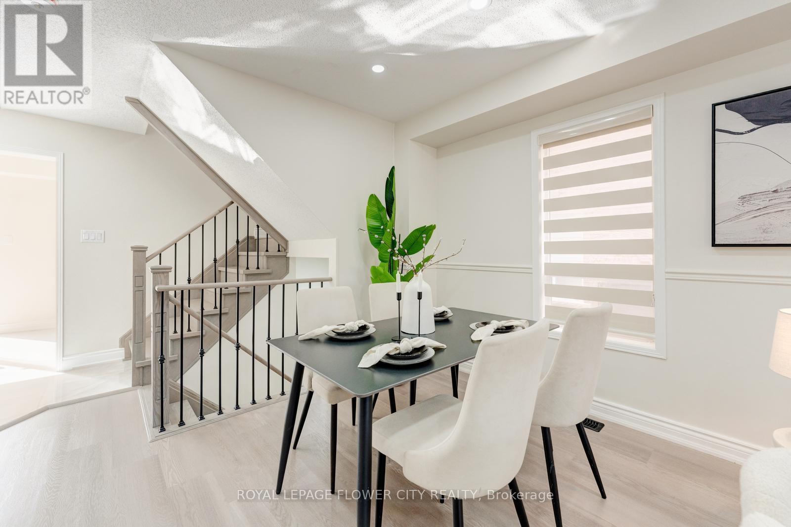 7 Penbridge Circle, Brampton, ON - Indoor Photo Showing Dining Room
