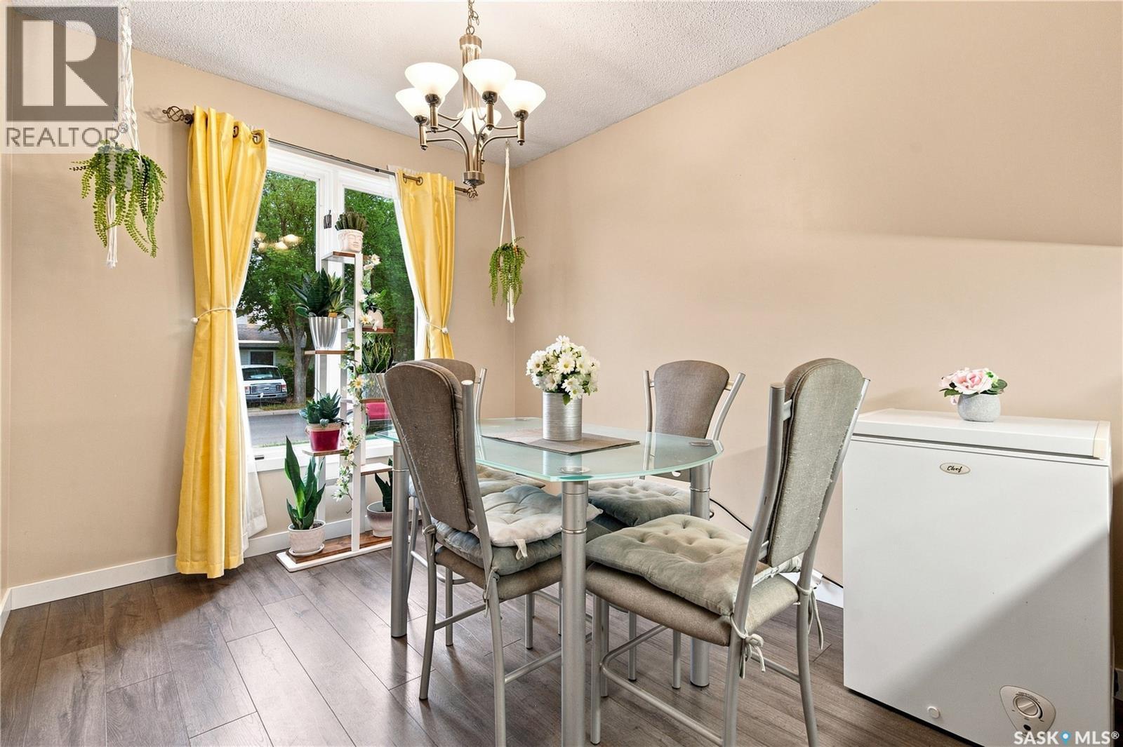 80 Spence Street, Regina, SK - Indoor Photo Showing Dining Room