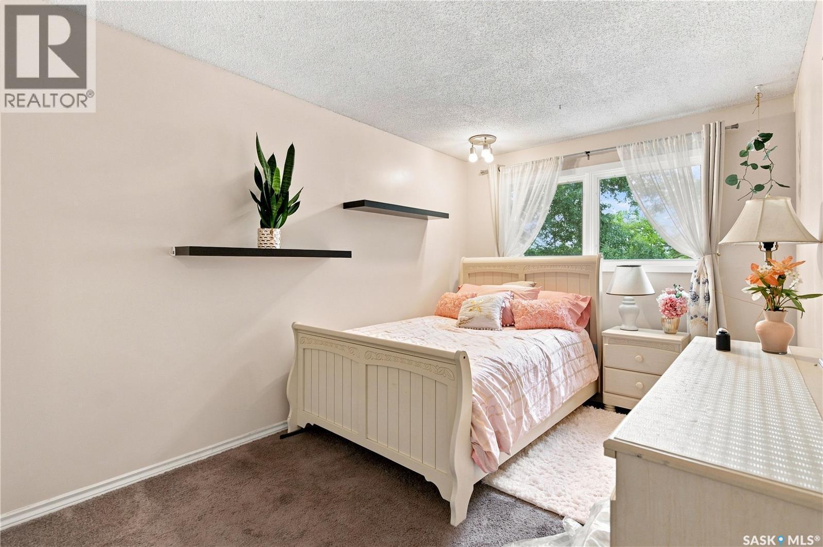 80 Spence Street, Regina, SK - Indoor Photo Showing Bedroom