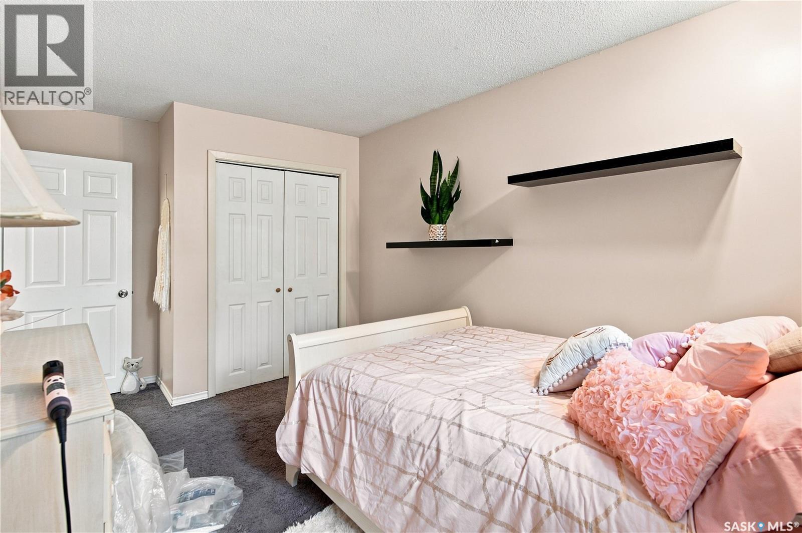 80 Spence Street, Regina, SK - Indoor Photo Showing Bedroom