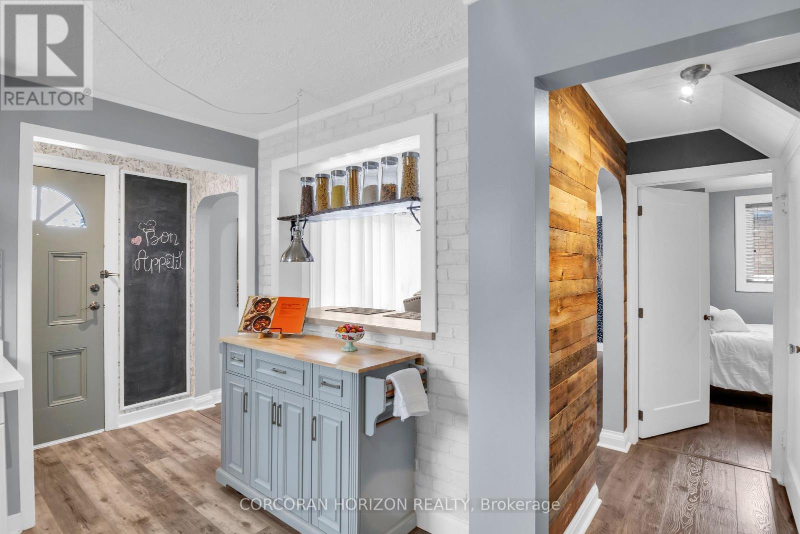 296 Weber Street E, Kitchener, ON - Indoor
