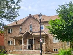198 DEAN BURTON LANE Newmarket, ON L3X 3C4