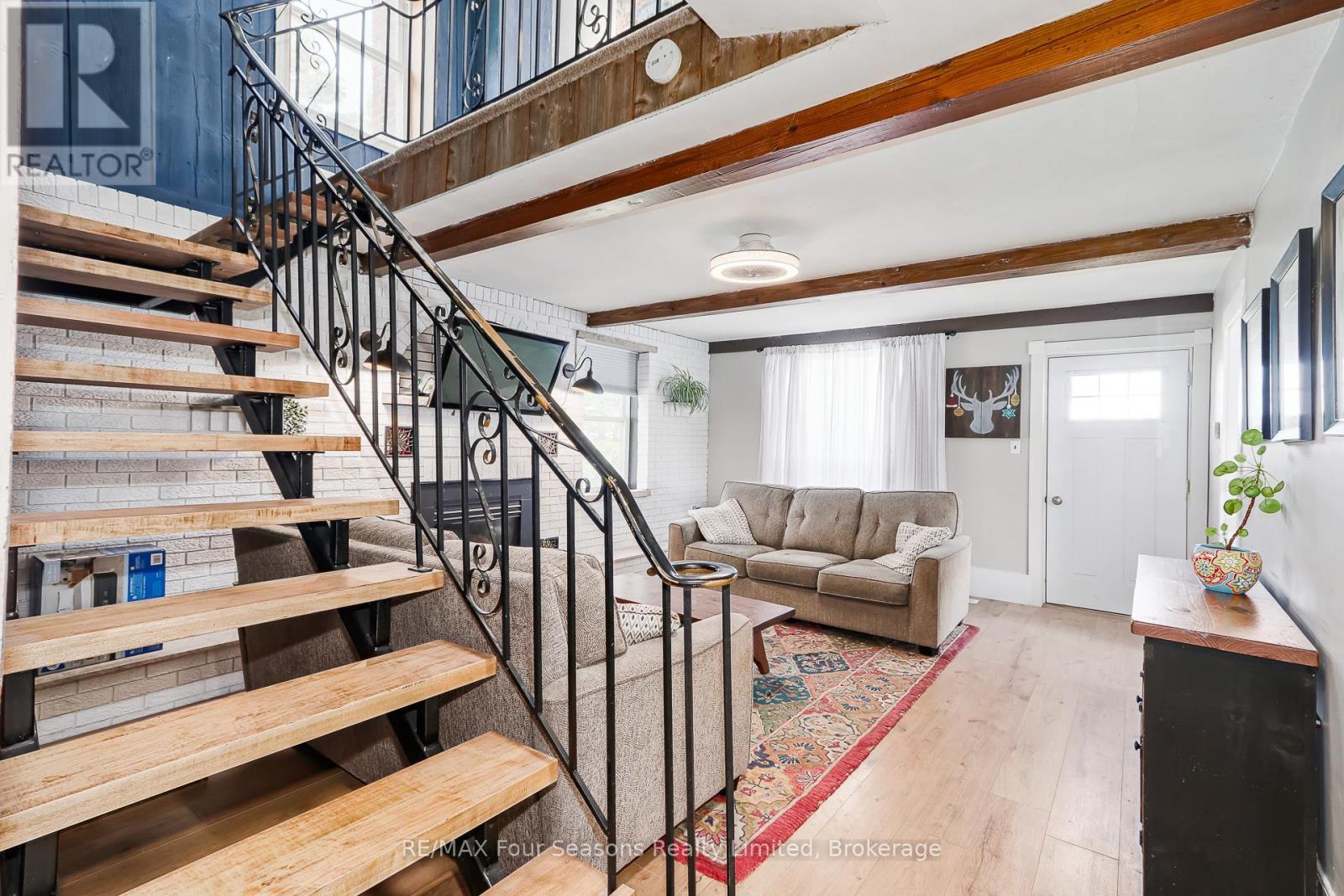 5803 26 Highway, Clearview, ON - Indoor Photo Showing Other Room