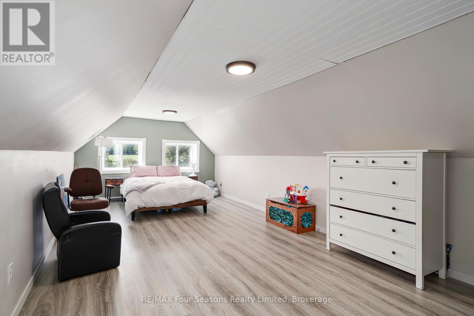 5803 26 Highway, Clearview, ON - Indoor