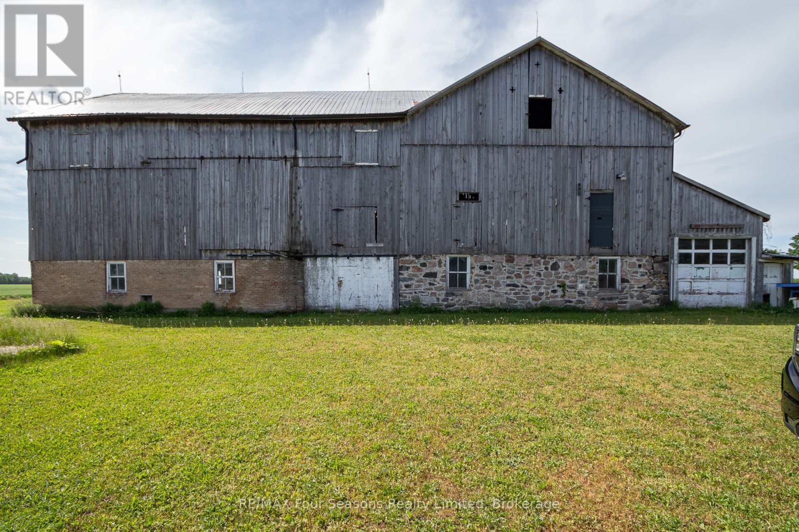 5803 26 Highway, Clearview, ON - Outdoor With Exterior