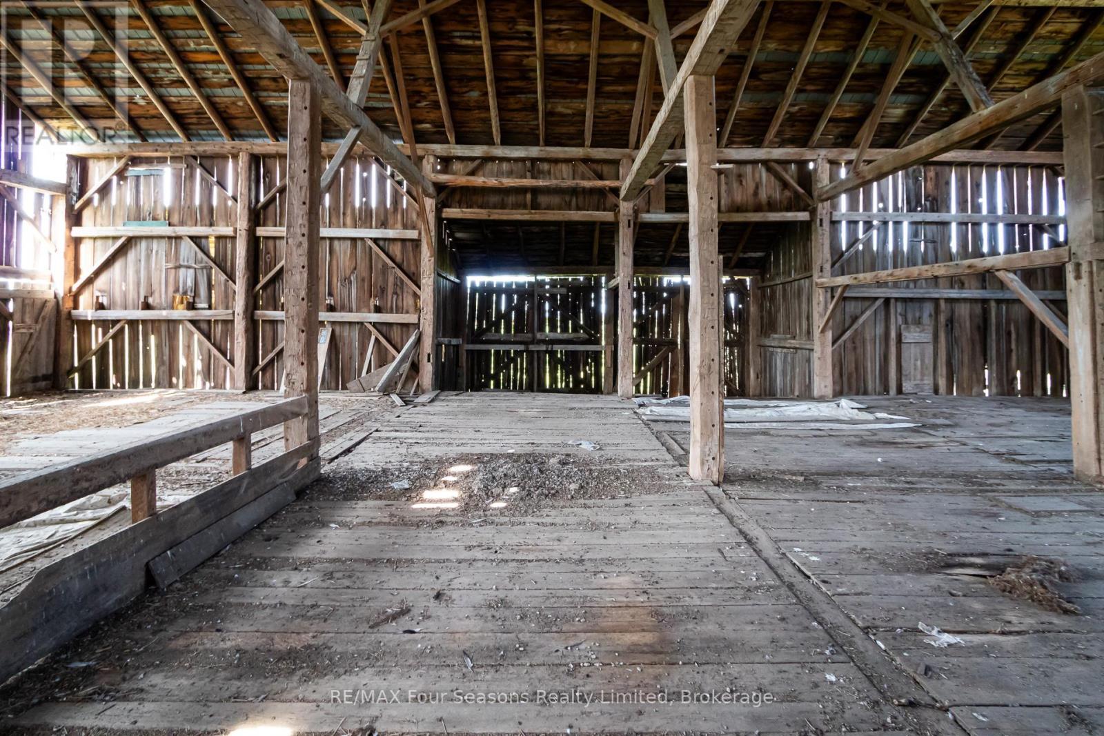 5803 26 Highway, Clearview, ON - Indoor