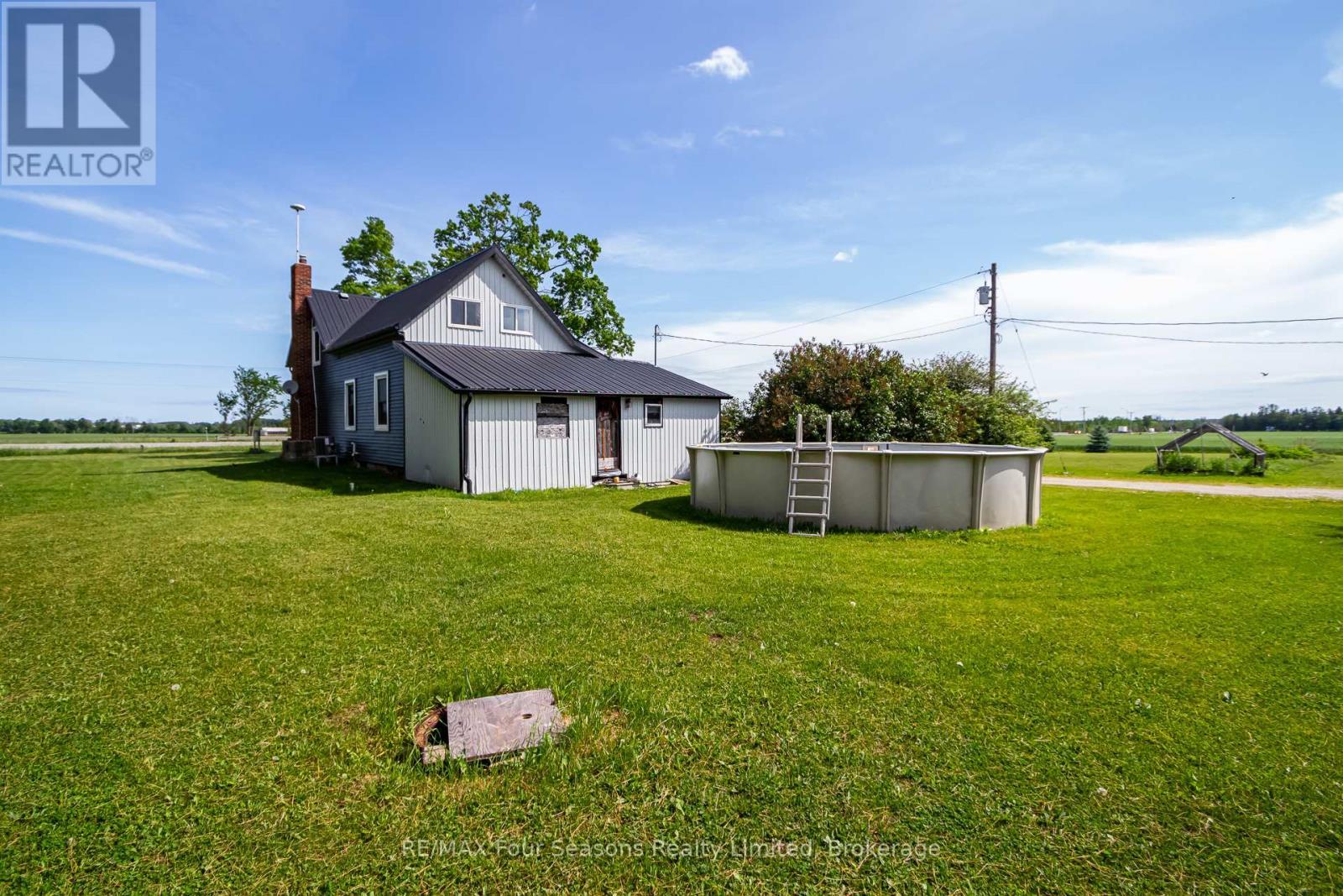 5803 26 Highway, Clearview, ON - Outdoor With Above Ground Pool