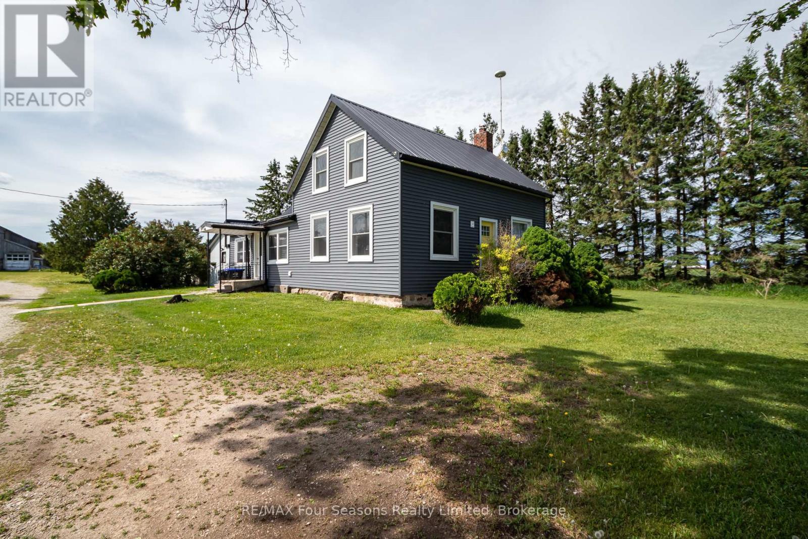 5803 26 Highway, Clearview, ON - Outdoor
