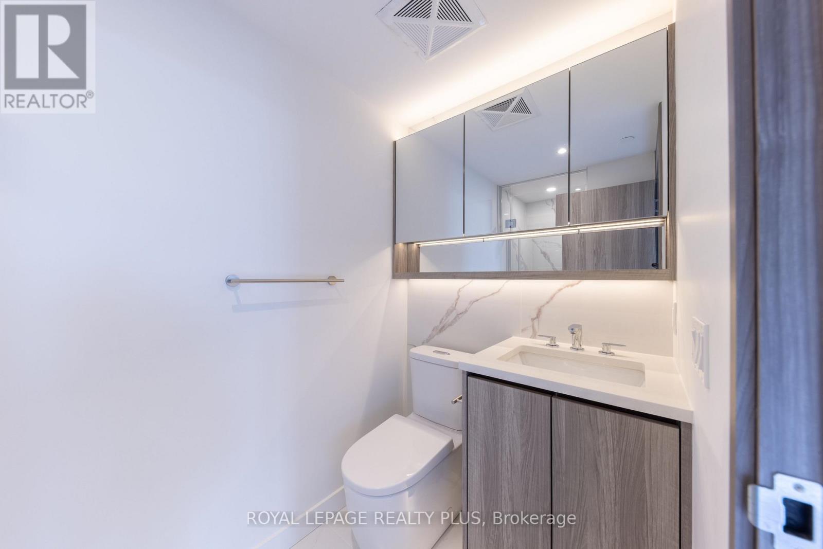 662 - 68 Esther Shiner Boulevard, Toronto, ON - Indoor Photo Showing Bathroom
