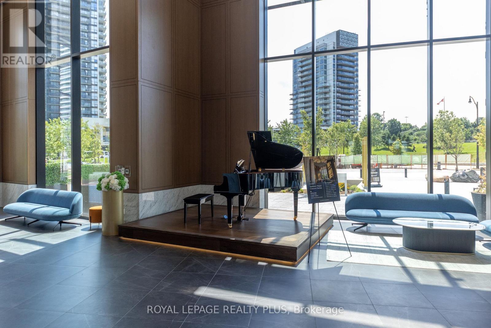 662 - 68 Esther Shiner Boulevard, Toronto, ON - Indoor