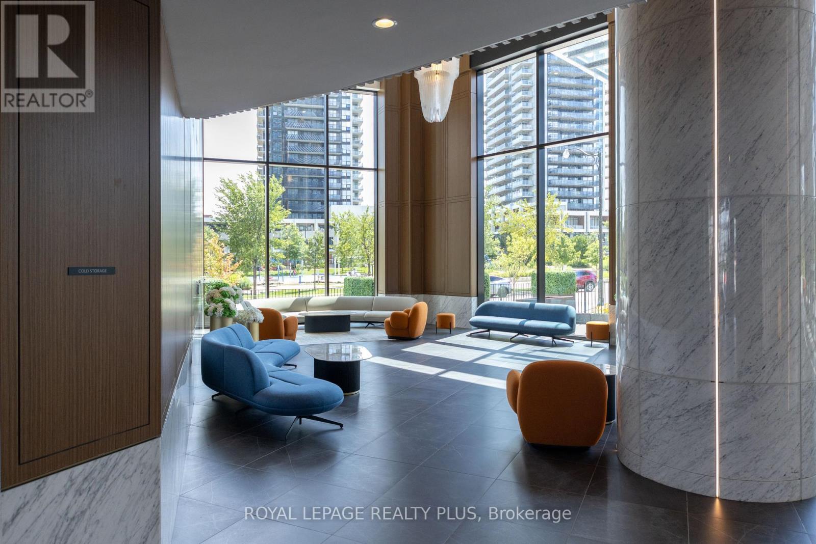 662 - 68 Esther Shiner Boulevard, Toronto, ON - Indoor