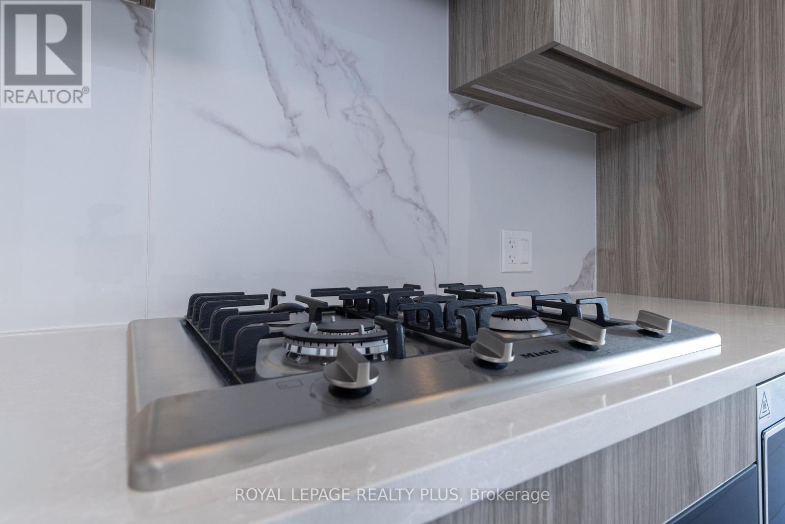 662 - 68 Esther Shiner Boulevard, Toronto, ON -