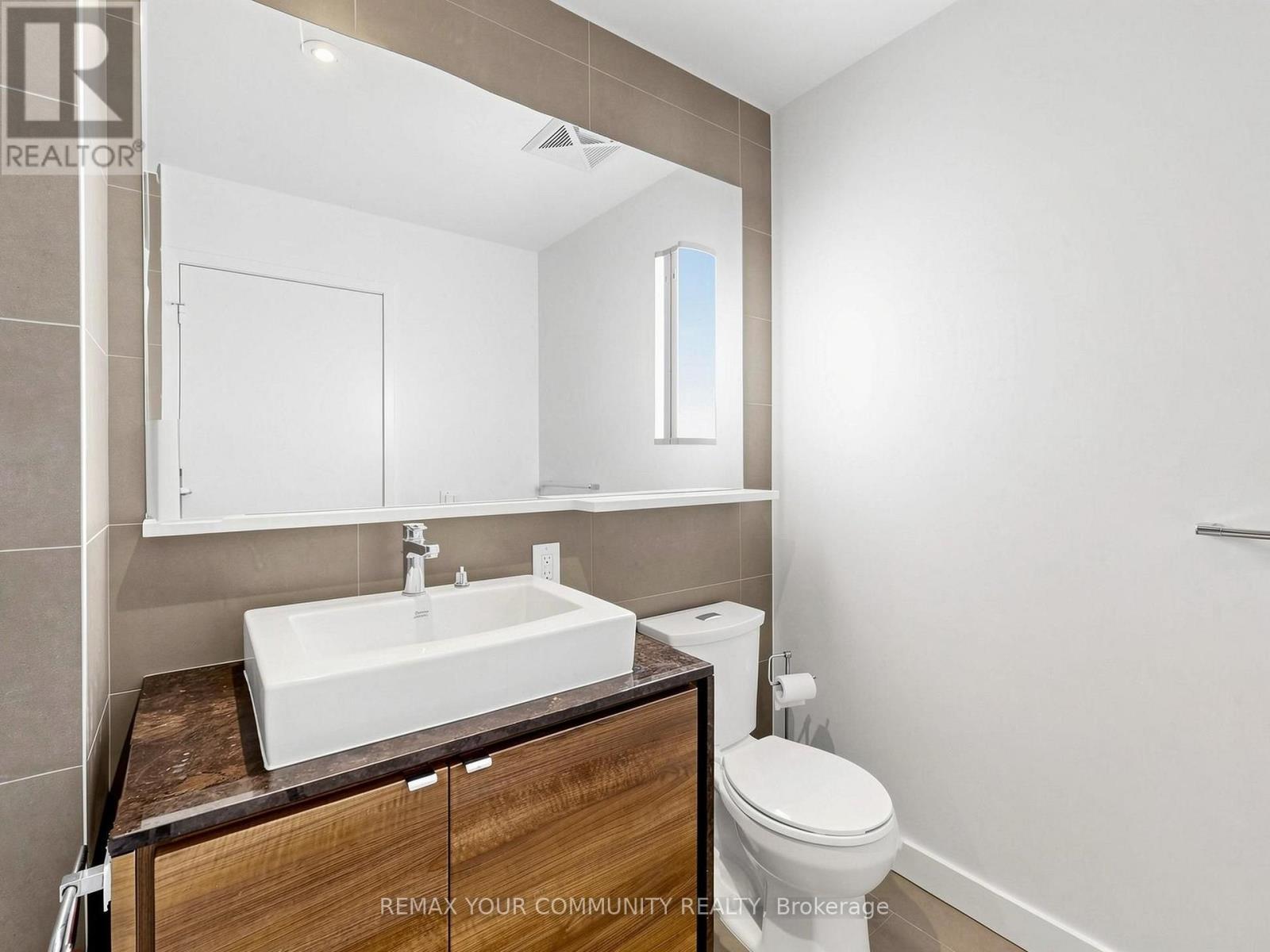 3302 - 121 Mcmahon Drive, Toronto, ON - Indoor Photo Showing Bathroom