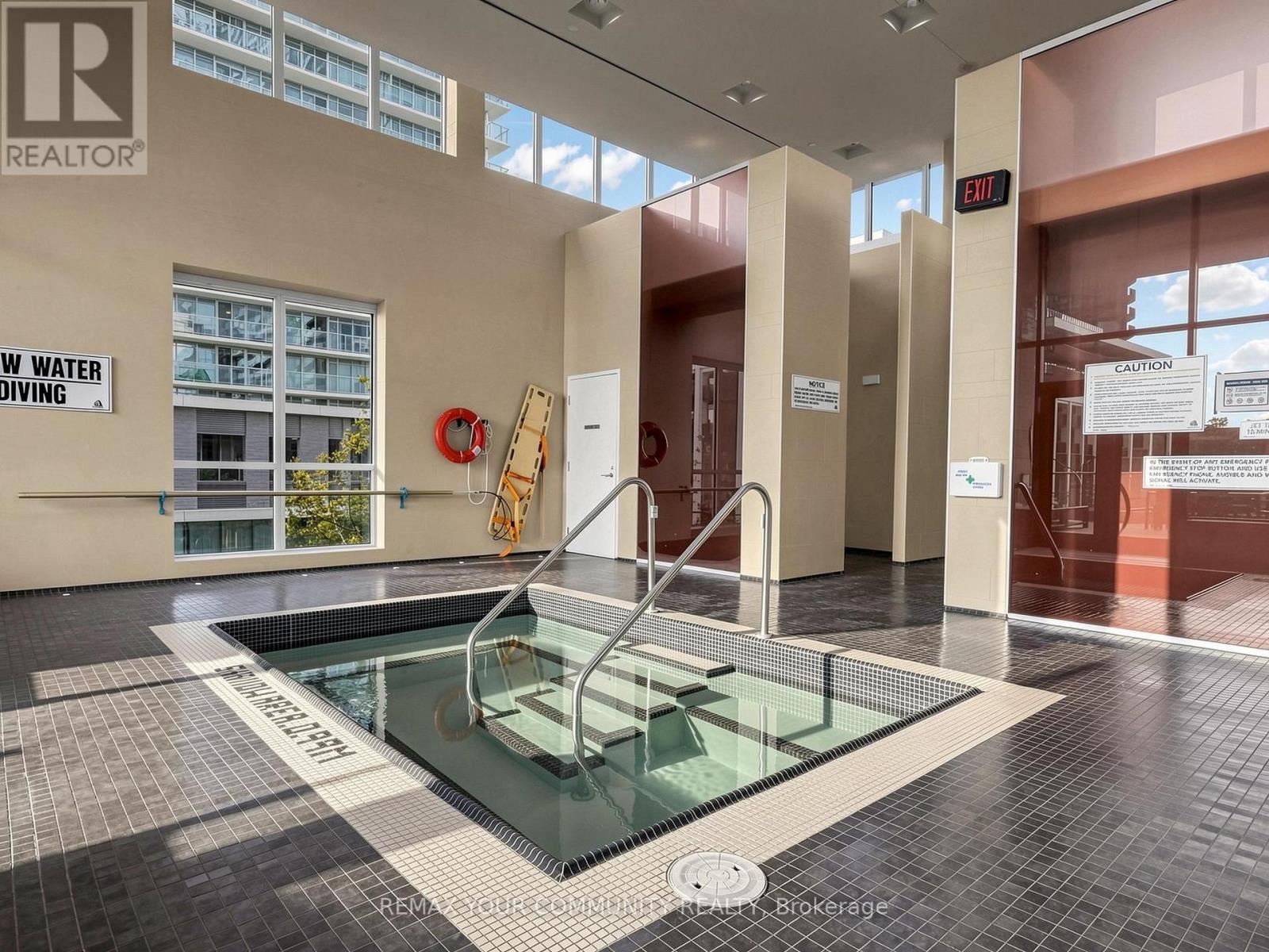 3302 - 121 Mcmahon Drive, Toronto, ON - Indoor Photo Showing Other Room