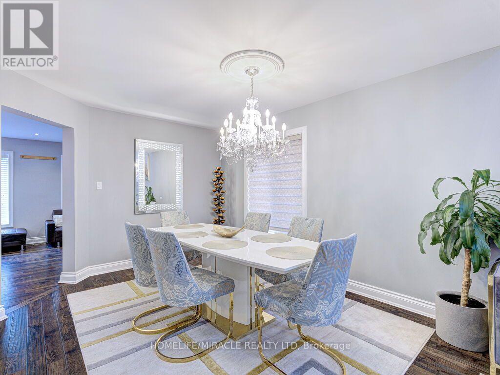 5437 Royal Aberdeen Drive, Mississauga, ON - Indoor Photo Showing Dining Room