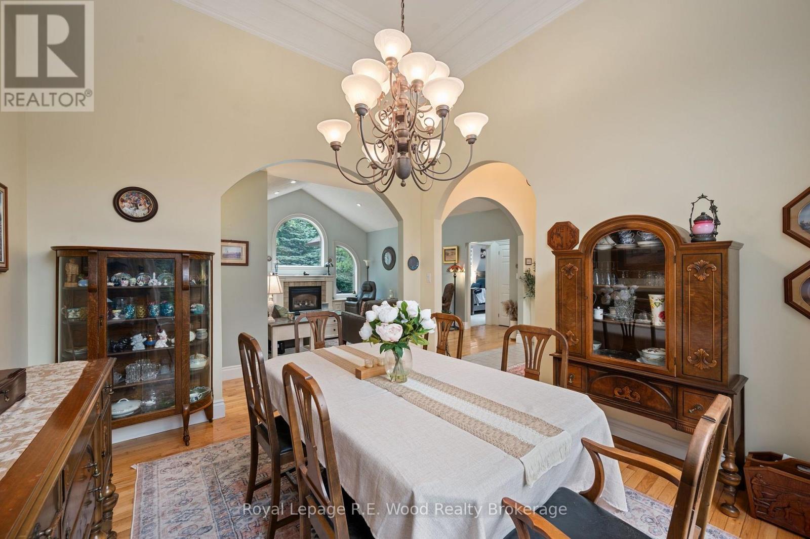 2 Whispering Pine Lane, Tillsonburg, ON - Indoor Photo Showing Dining Room