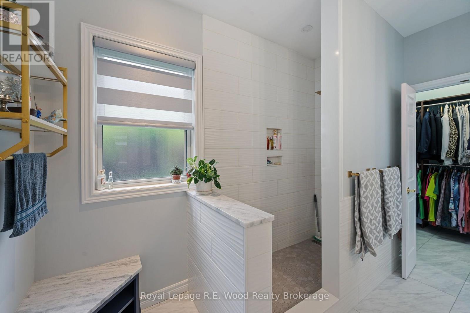 2 Whispering Pine Lane, Tillsonburg, ON - Indoor