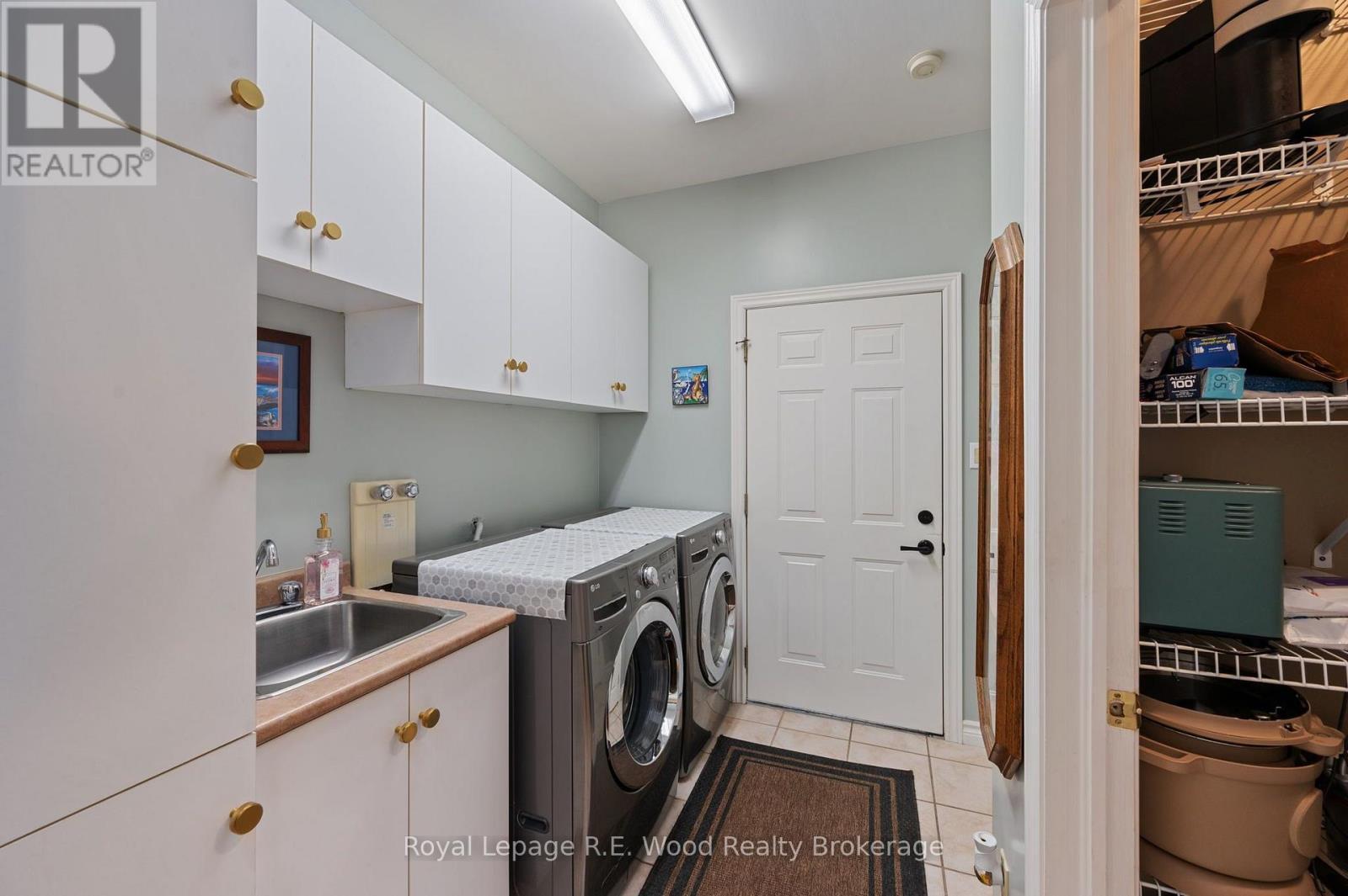 2 Whispering Pine Lane, Tillsonburg, ON - Indoor Photo Showing Laundry Room