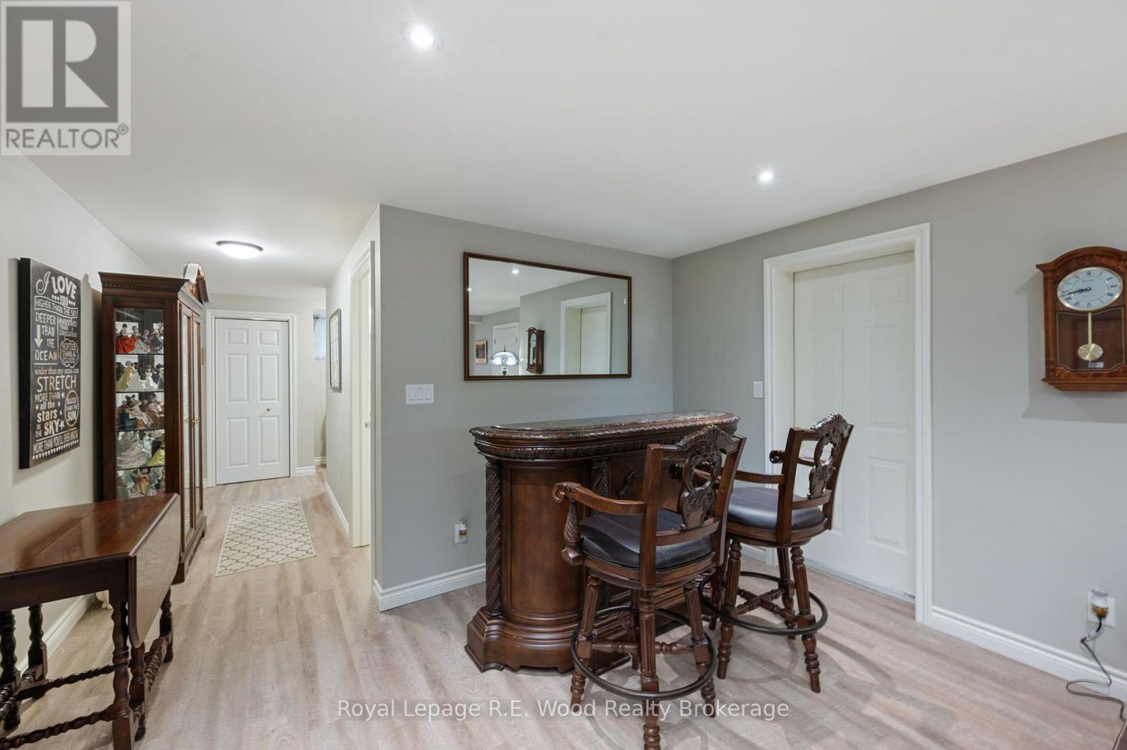 2 Whispering Pine Lane, Tillsonburg, ON - Indoor