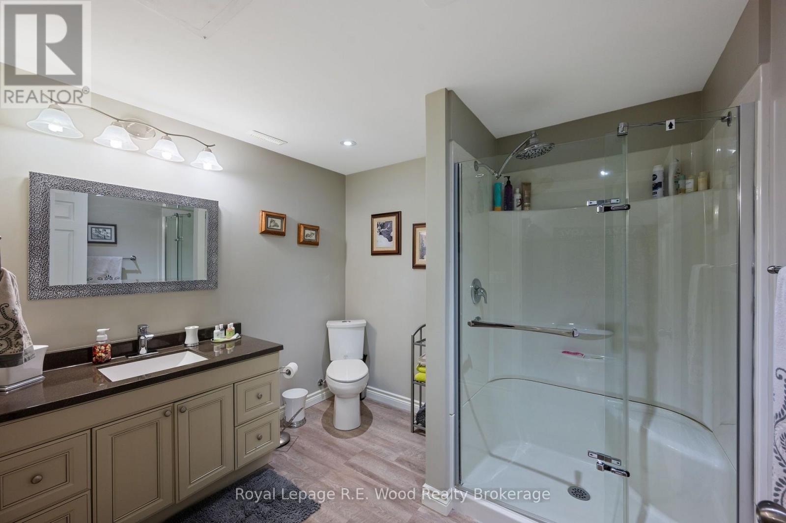 2 Whispering Pine Lane, Tillsonburg, ON - Indoor Photo Showing Bathroom