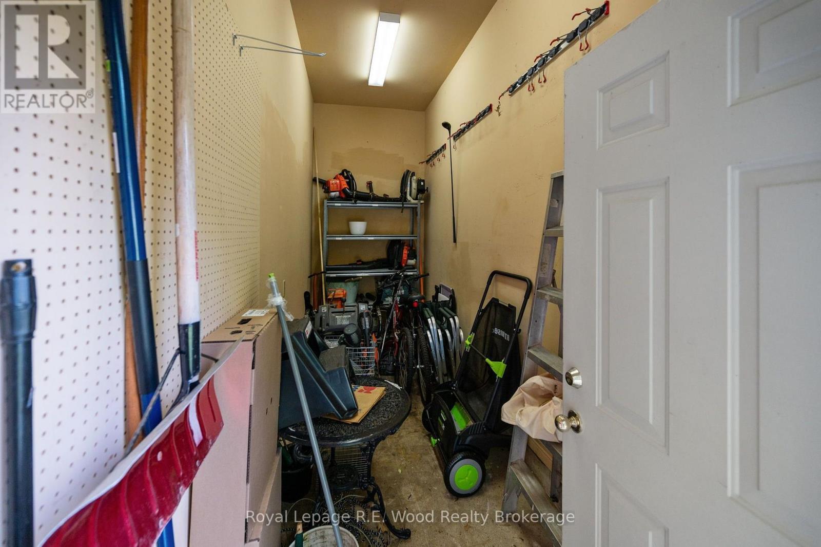 2 Whispering Pine Lane, Tillsonburg, ON - Indoor Photo Showing Other Room