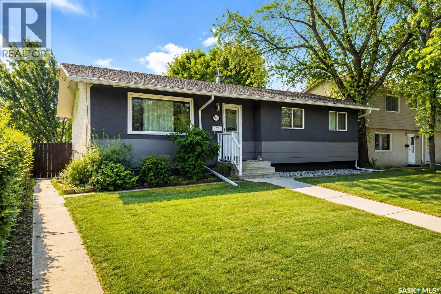 2638 Eastview, Saskatoon, SK - Outdoor