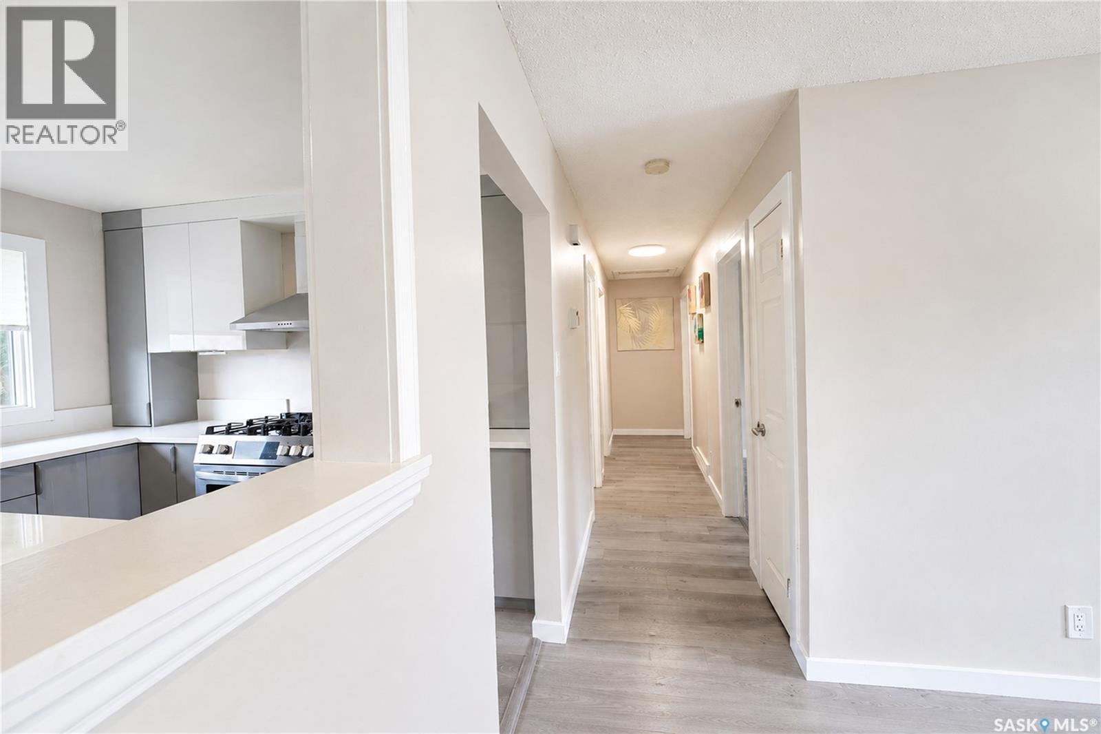2638 Eastview, Saskatoon, SK - Indoor