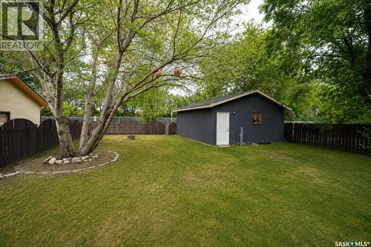 2638 Eastview, Saskatoon, SK - Outdoor