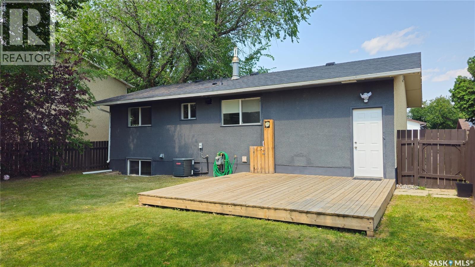 2638 Eastview, Saskatoon, SK - Outdoor